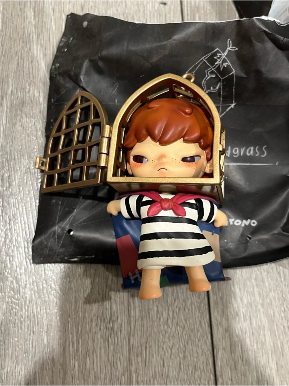POP Mart Hirono Tamed Wildgrass series figures CAGED BIRD like new - Picture 4 of 5